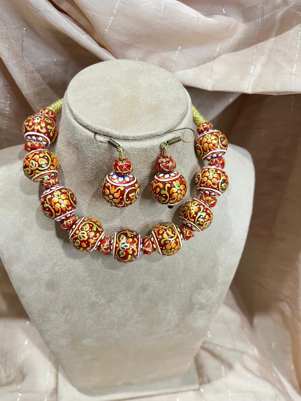 Hand painted beads choker with earrings