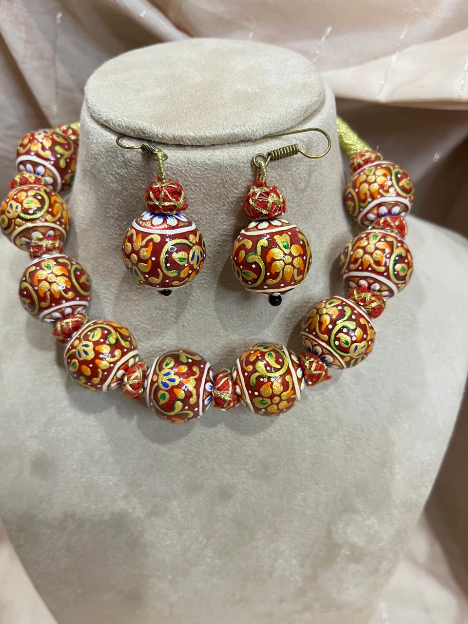 Hand painted beads choker with earrings