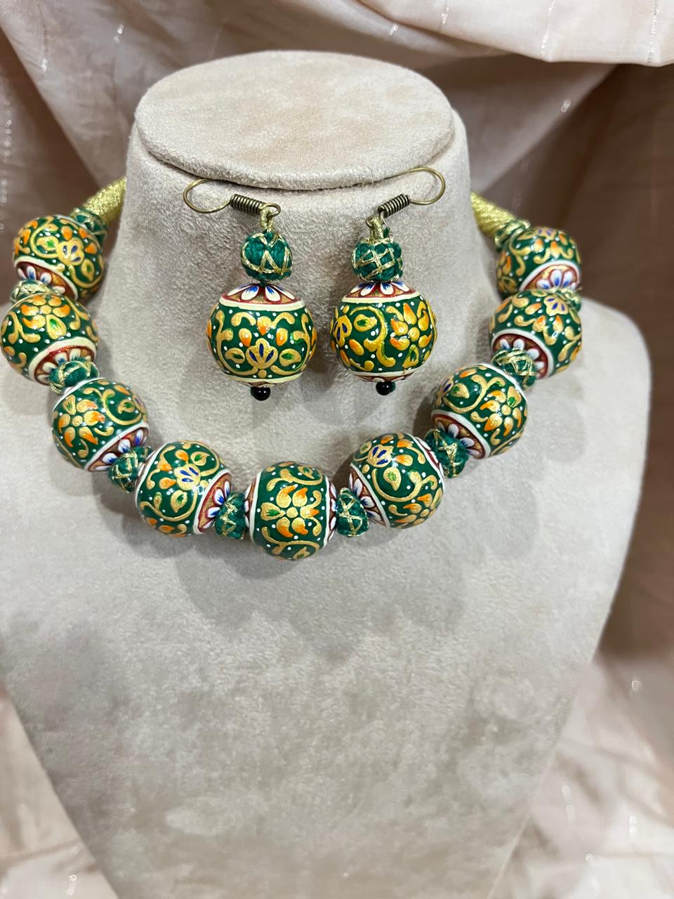 Hand painted beads choker with earrings
