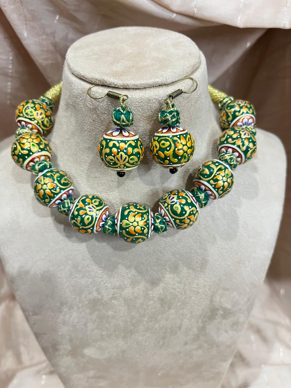 Hand painted beads choker with earrings