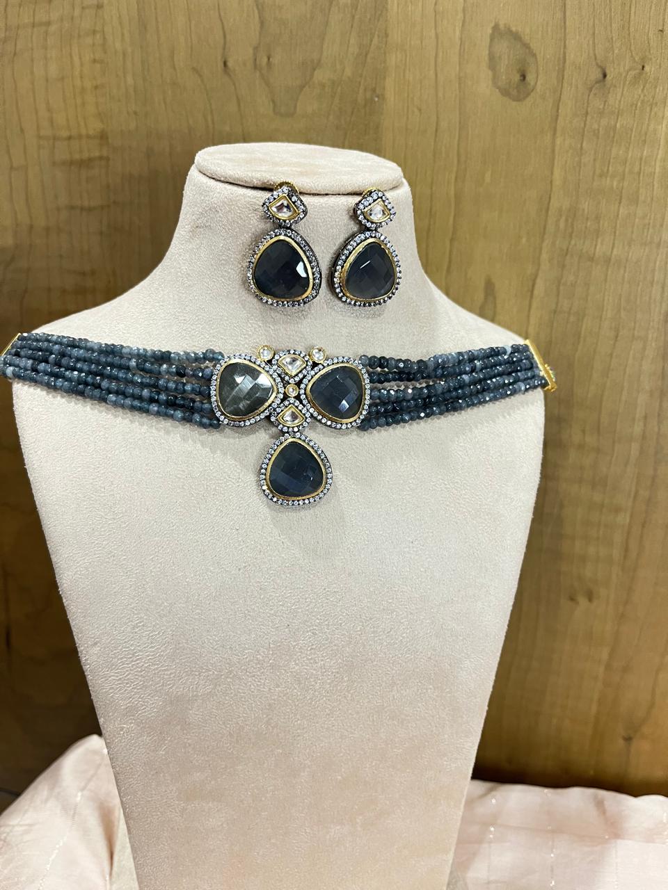 Grey semi precious beads with kundan pendant choker