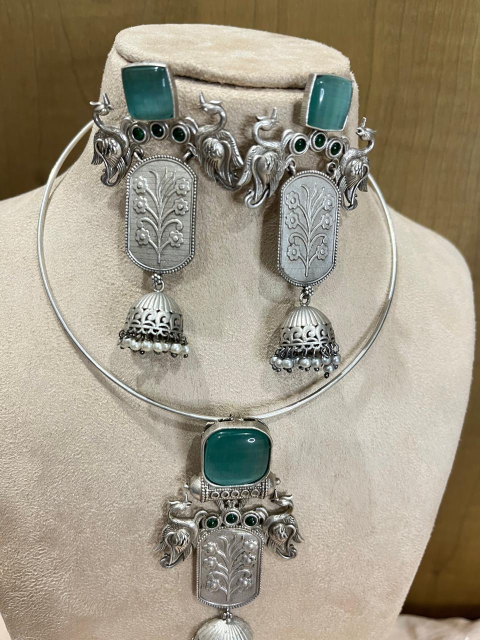 Silver replica choker