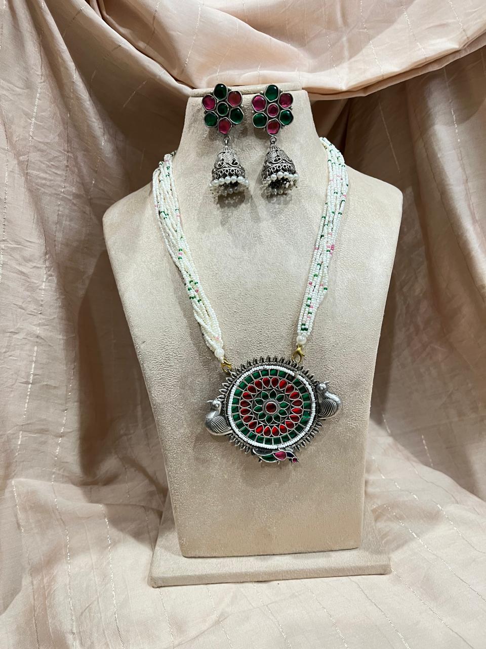 silver replica big pendant pearl lines necklace