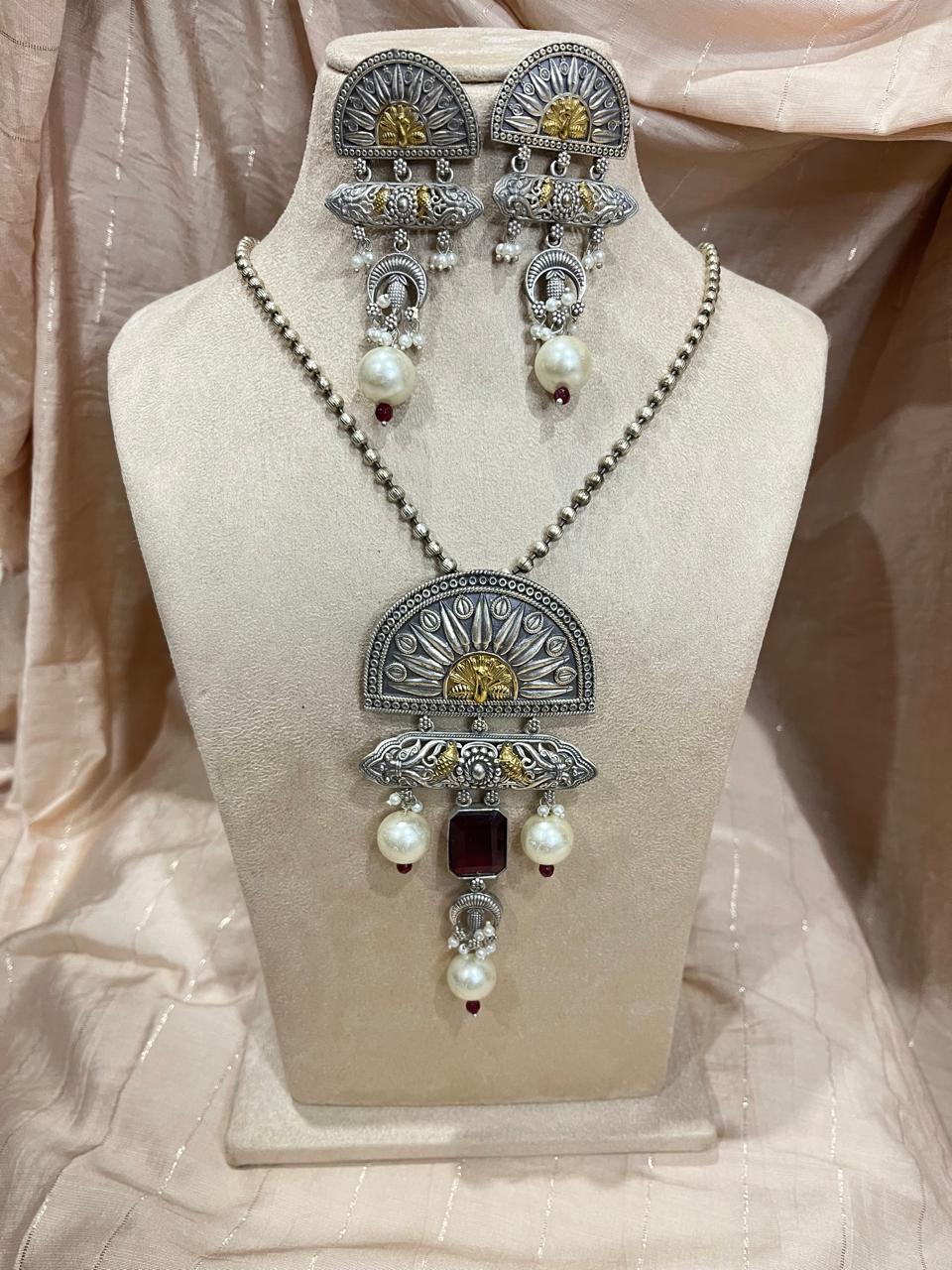 Dual tone Long Chain Pedant set