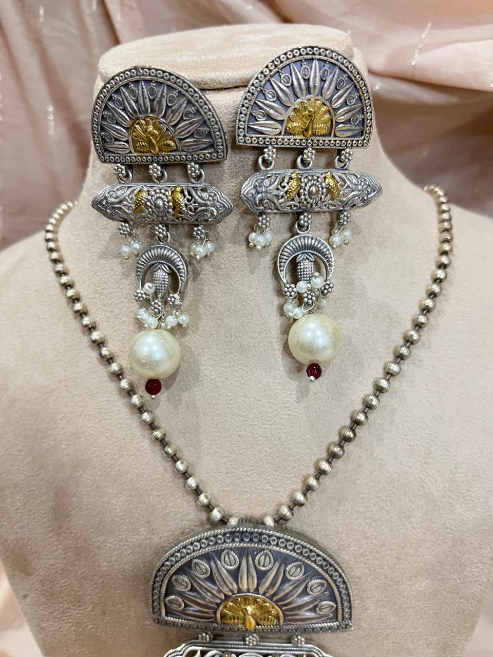 Dual tone Long Chain Pedant set