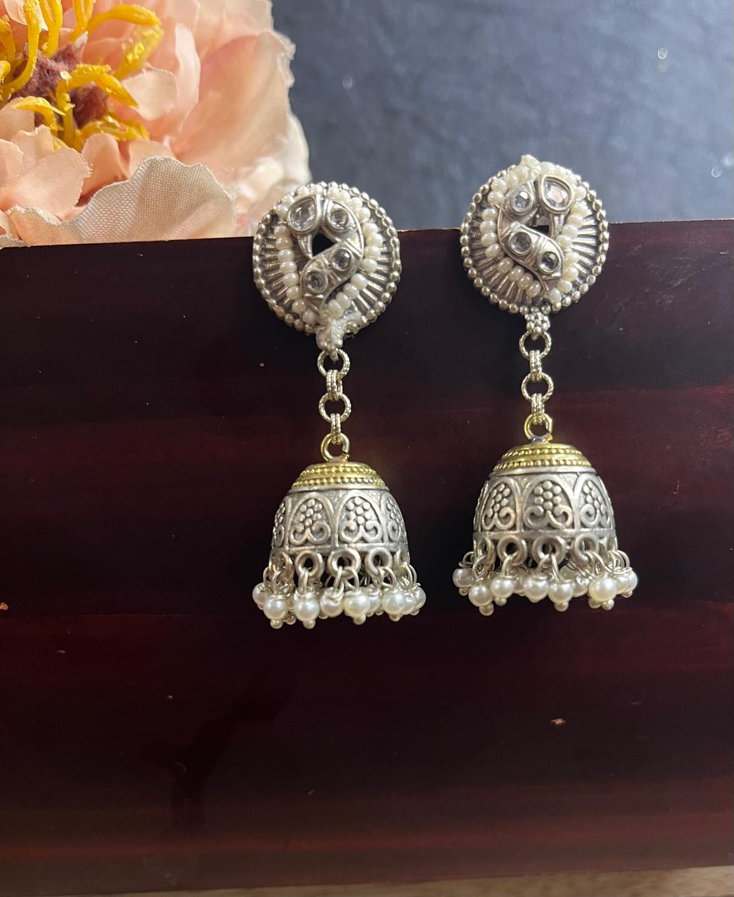 Dual tone jhumkha earrings with pearl carved line