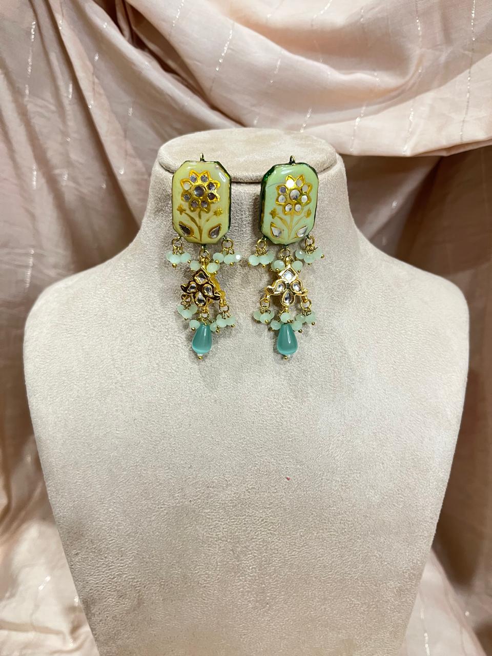 Kundan jadau big choker with earrings